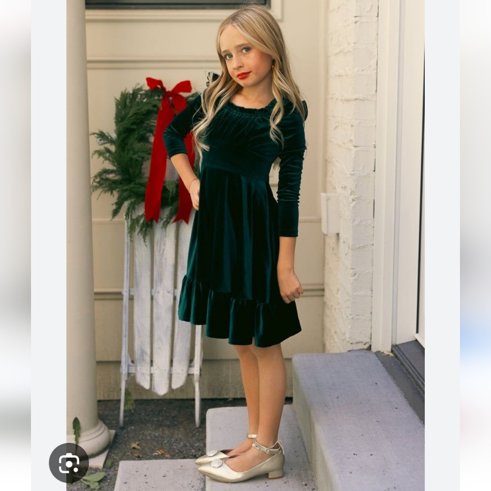 Ivy City Co. Mini Cleopatra Dress in Emerald Velvet